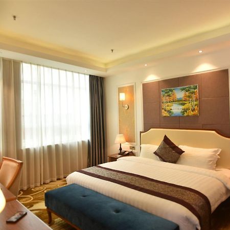 Hong Van Grand Hotel Mong Cai Esterno foto