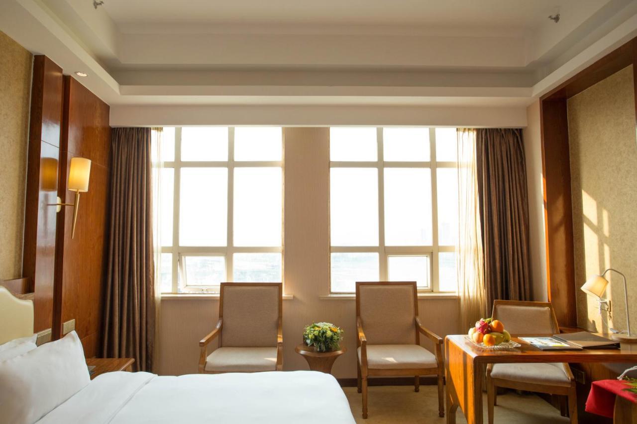 Hong Van Grand Hotel Mong Cai Esterno foto
