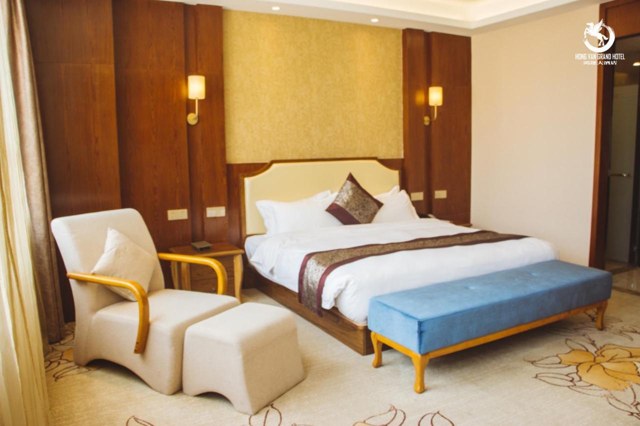 Hong Van Grand Hotel Mong Cai Esterno foto