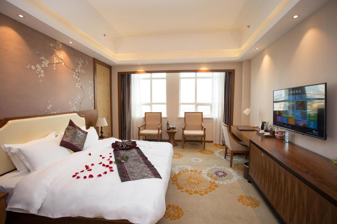 Hong Van Grand Hotel Mong Cai Esterno foto