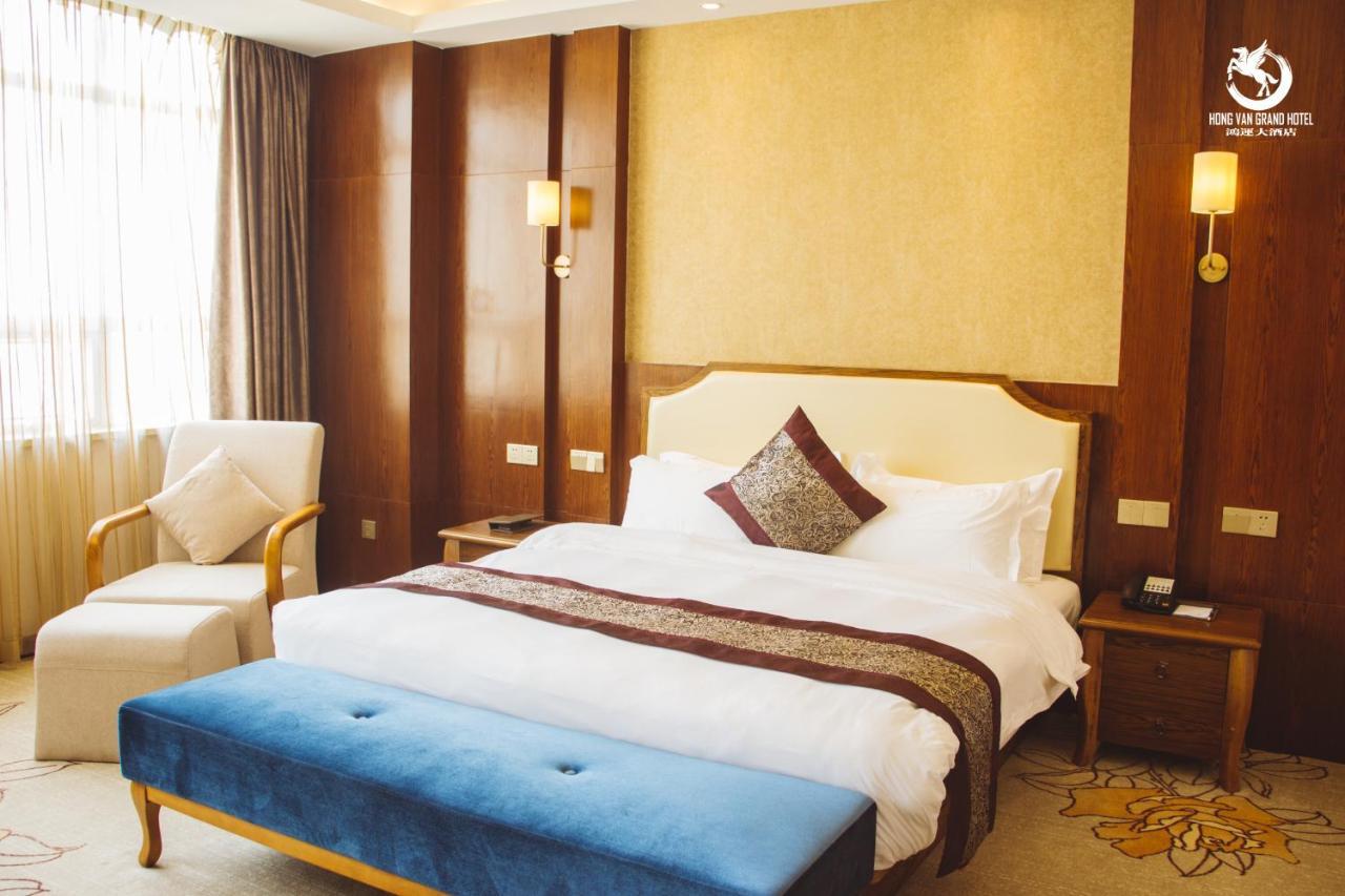 Hong Van Grand Hotel Mong Cai Esterno foto