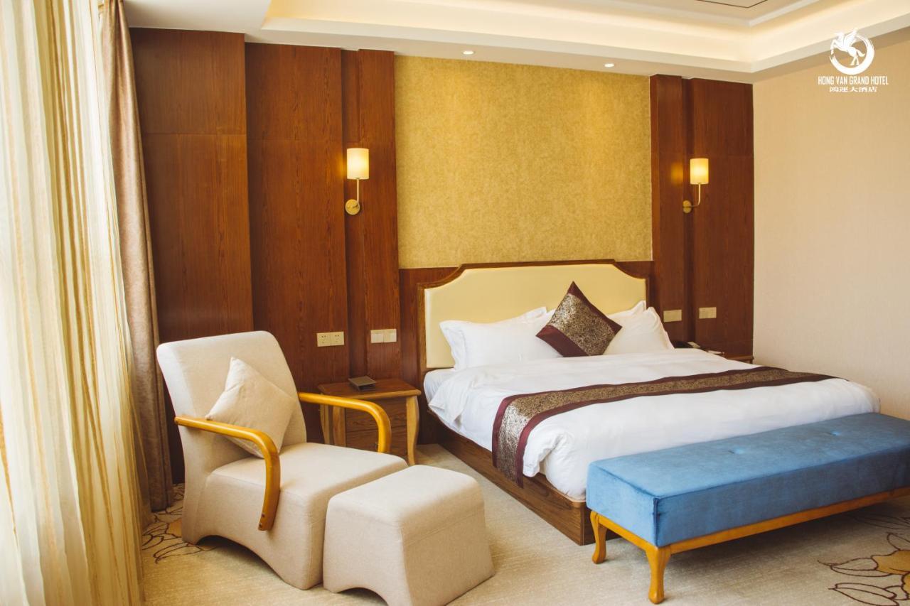 Hong Van Grand Hotel Mong Cai Esterno foto