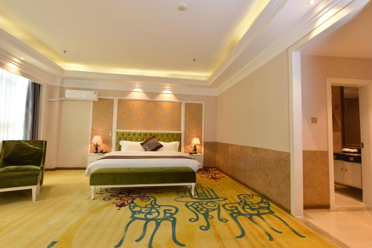 Hong Van Grand Hotel Mong Cai Esterno foto