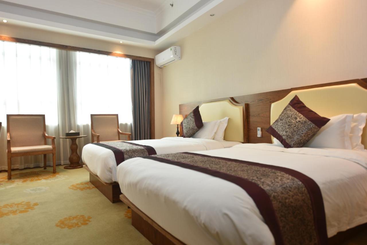 Hong Van Grand Hotel Mong Cai Esterno foto