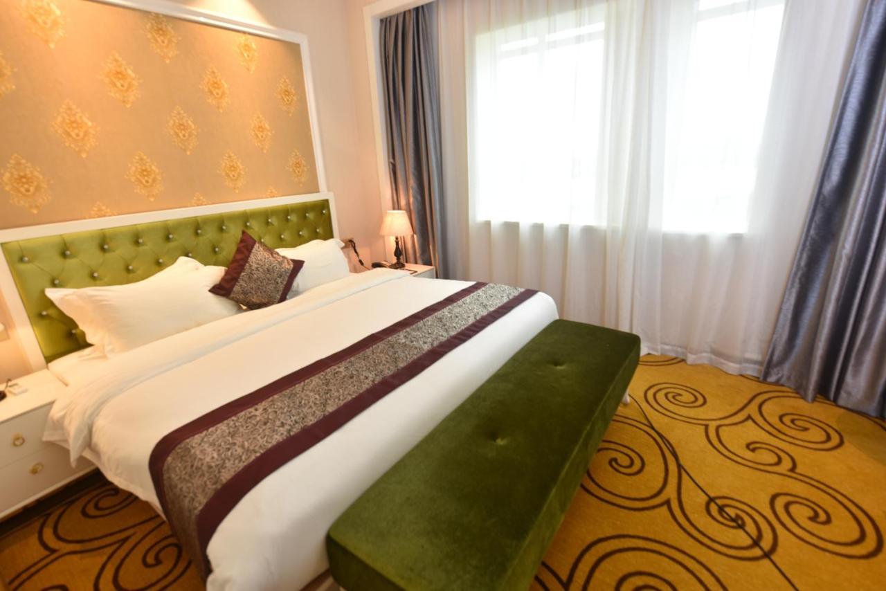 Hong Van Grand Hotel Mong Cai Esterno foto