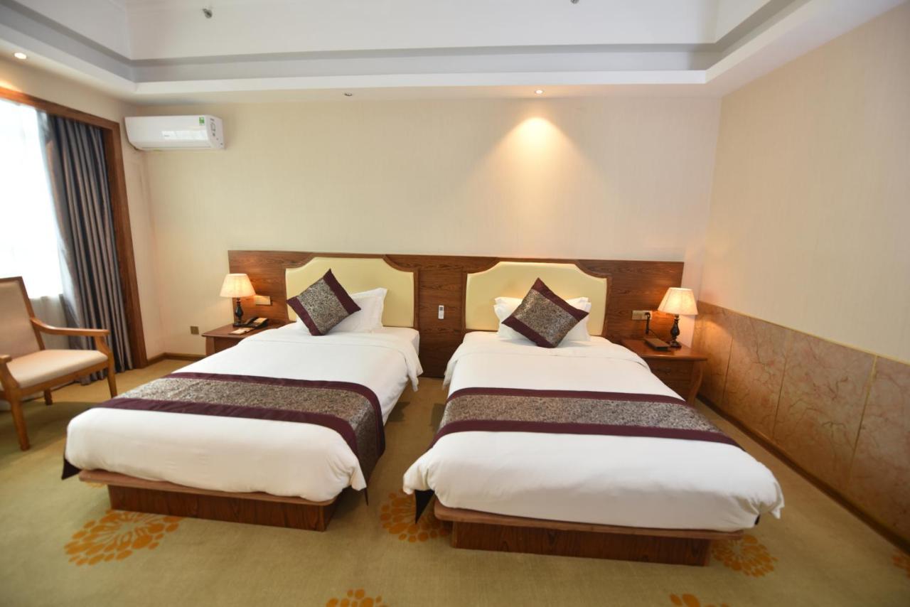 Hong Van Grand Hotel Mong Cai Esterno foto