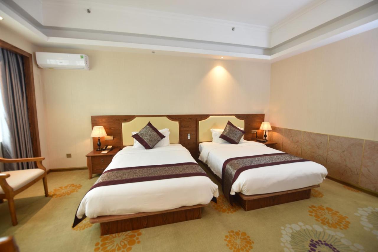Hong Van Grand Hotel Mong Cai Esterno foto