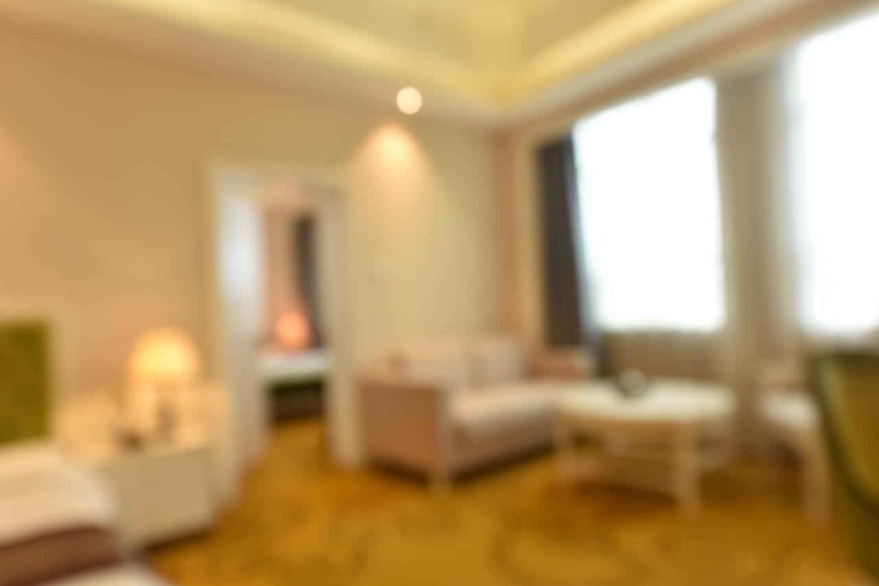 Hong Van Grand Hotel Mong Cai Esterno foto