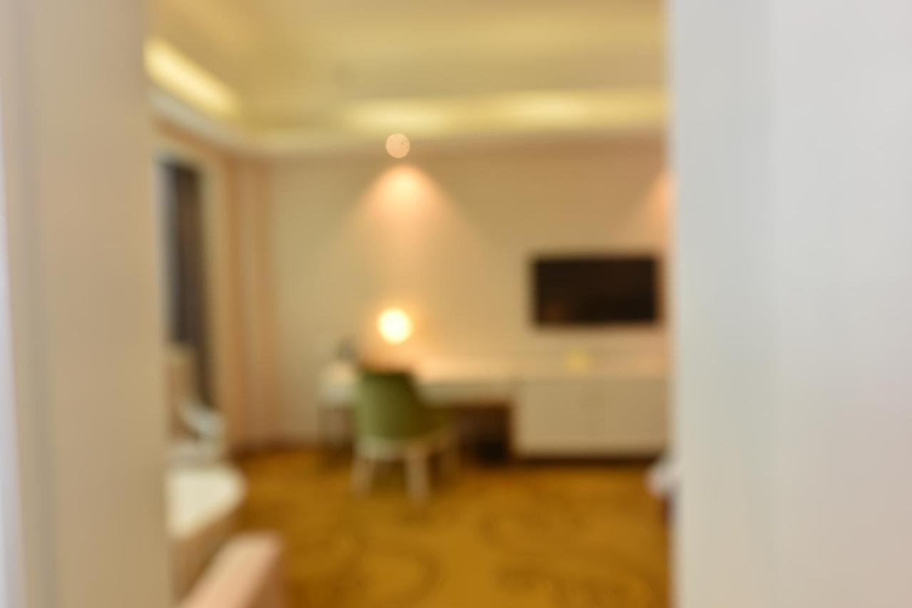 Hong Van Grand Hotel Mong Cai Esterno foto